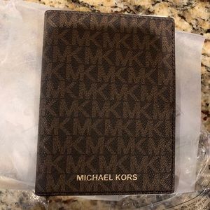 Michael Kors jet set passport cover